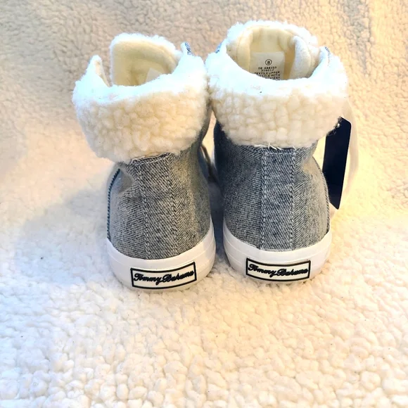 Tommy Bahama - NWT - gray denim look with faux shearling high-top sneake… - Picture 4 of 12